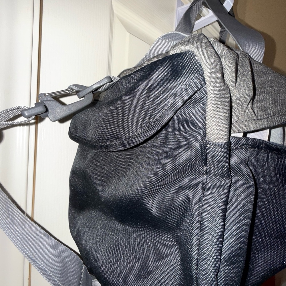 Lands End Small All Purpose Travel Duffle Bag - Picture 3 of 7